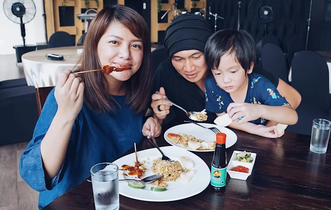 Anji bersama istri dan anaknya. (Instagram - @anji.manji)