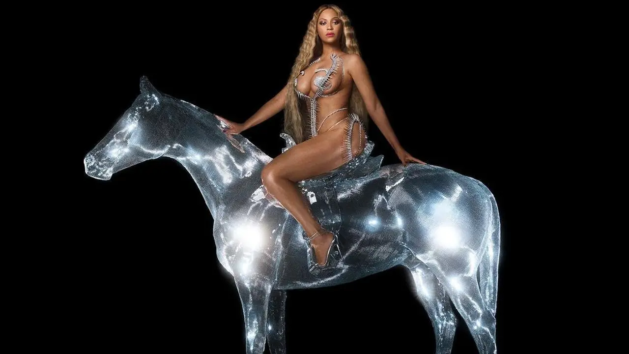 Beyonce di sampul album Renaissance
