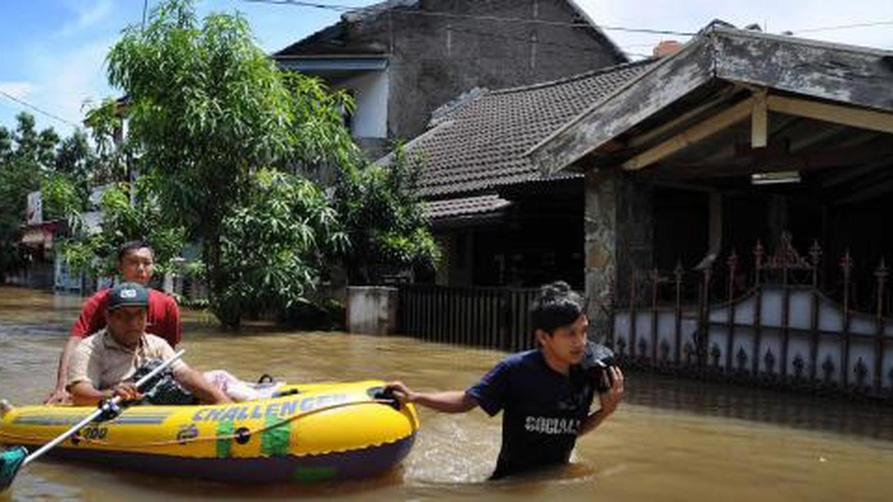 Ketinggian air capai 970 cm, Manggarai siaga 1