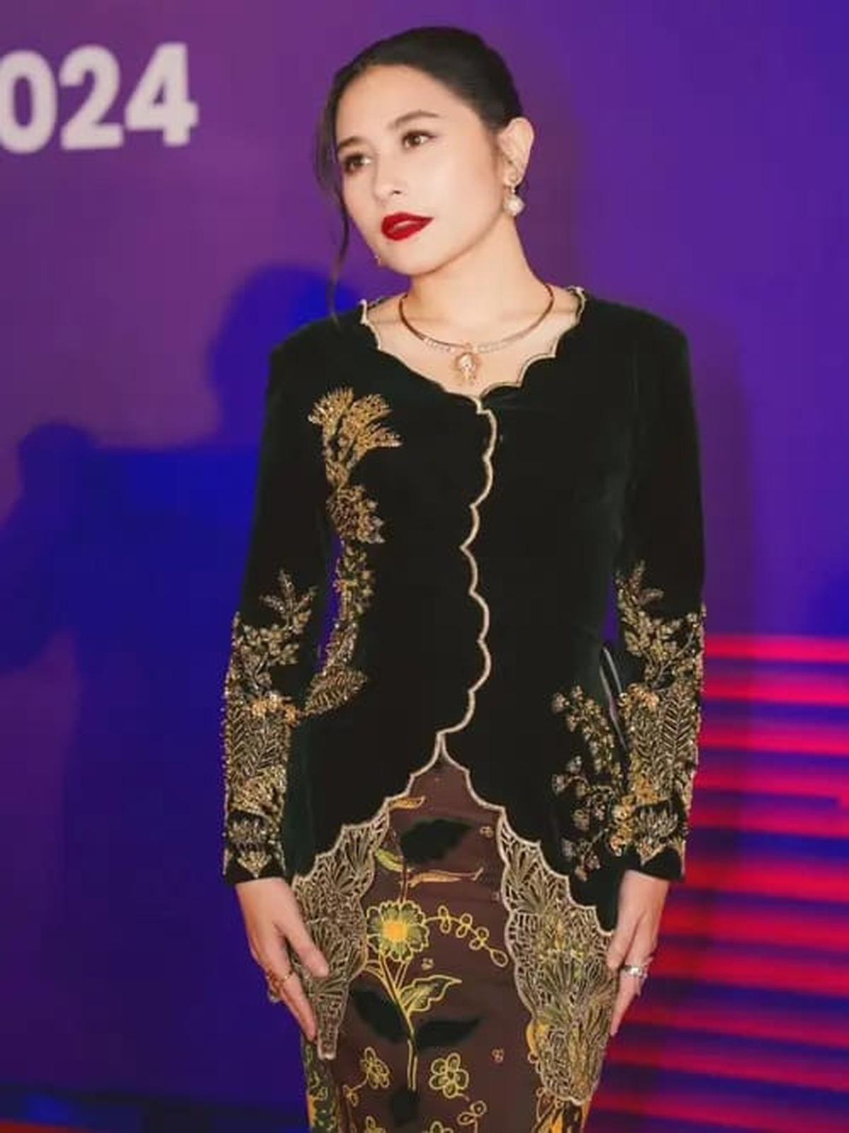 5 Rekomendasi Outfit Kebaya Cantik dari Artis Indonesia, Bikin Tampilanmu Makin Kece