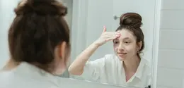 Skin barrier berperan dalam membantu menjaga kadar air di dalam kulit (Sumber: Pexels.com)