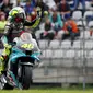 Valentino Rossi (Petronas Yamaha) yang baru saja mengumumkan untuk pensiun akhir musim ini menempati urutan ke-13. (Foto: AFP/Joe Klamar)