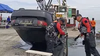 Puslabfor Polri Diterjunkan Periksa Mobil Pensiunan TNI yang Ditemukan di Laut Dermaga Marunda