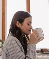 Mengenal fika, tradisi rehat kopi ala Swedia yang mengajak menikmati secangkir kopi, camilan, dan waktu berkualitas untuk sejenak melepas stres dari kesibukan. (Foto/Dok: Magnific)