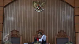 Suasana sidang praperadilan tersangka dugaan korupsi penerbitan surat keterangan lunas (SKL) Bantuan Likuiditas Bank Indonesia (BLBI) Syafruddin Arsyad Tumenggung di PN Jaksel, Jakarta, Senin (15/5). (Liputan6.com/Immanuel Antonius)