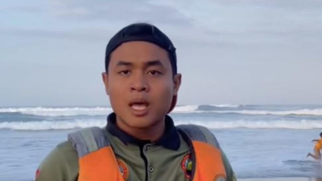 Pakaian Hijau Tak Membuat Orang Tenggelam<br>