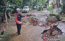 BPBD Kabupaten Bekasi Asesmen Dampak Longsor Asrama Kodam, Lima Keluarga Terdampak