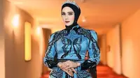 7 Model Cincin Bunga Hitam Tren Terbaru 2025, Pilihan Mulan Jameela Curi Perhatian