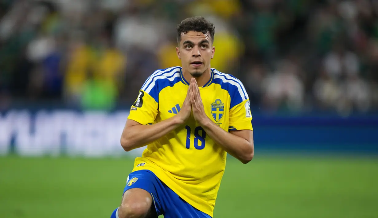 Pemain Swedia, Yasin Ayari, tidak melakukan selebrasi setelah mencetak gol ke gawang Tunisa pada laga Grup F Piala Dunia 2026 di Monterrey, Meksiko, Senin (15/6/2026). (AP Photo/Moises Castillo)