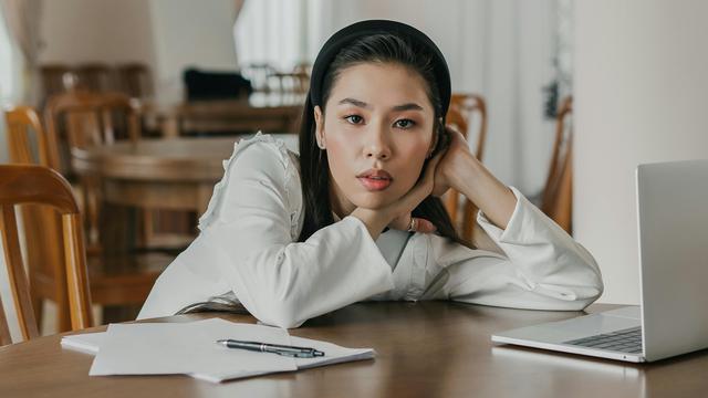 ekspresi jutek sinis serius marah mandiri kesal