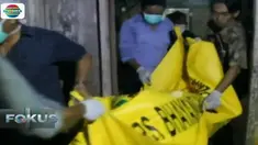 Korban ditemukan tiga hari dalam keadaan tewas membusuk di kolong tempat tidur rumah pelaku.