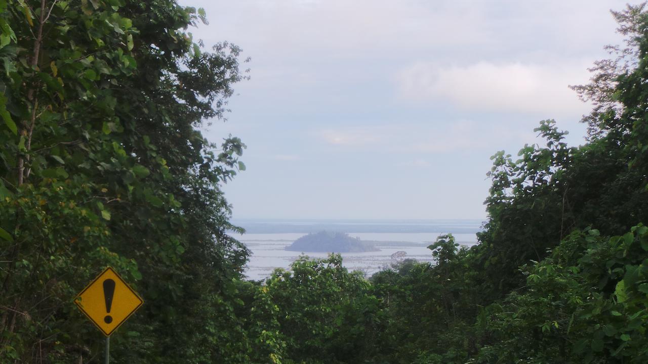 Melongok Danau Sentarum di Lanjak Highland
