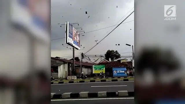 Badan Penanggulangan Bencana Daerah Kabupaten Bantul, Daerah Istimewa Yogyakarta, menyatakan hujan deras disertai angin kencang pada Selasa (24/4/2018) siang menyebabkan 26 rumah di daerah ini mengalami kerusakan.