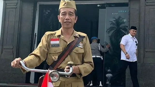 Peringati Hari Pahlawan, Begini Kerennya 7 Aksi Jokowi 'Ngontel' Keliling Bandung
