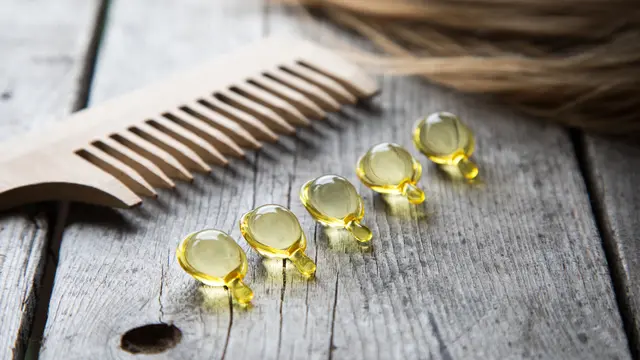 14 Cara Merawat Rambut Sehat untuk Si Pemilik Curly Hair agar Lembut dan Bebas Kusut