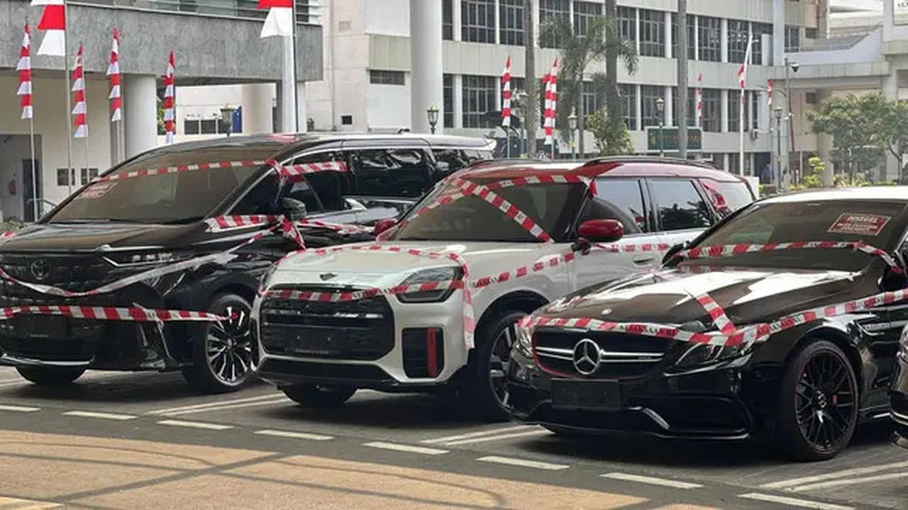 Garasi Kejagung jadi Parkiran Mobil Mewah Kasus Mega Korupsi, Ini Daftarnya