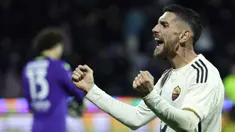 Pemain AS Roma, Lorenzo Pellegrini merayakan gol kedua timnya dalam pertandingan sepak bola Serie A Italia melawan Salernitana di Stadion Arechi, Salerno, Italia, Senin 29 Januari 2024 atau Selasa 30 Januari dini hari Waktu Indonesia Barat. (Alessandro Garofalo/LaPresse via AP)