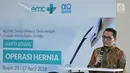 Ketua Panitia Bakti Sosial Operasi Hernia dr Rizki Ramadhana memberi sambutan di RS EMC Sentul City, Jawa Barat, Sabtu (21/4). Operasi hernia dilakukan kepada 60 pasien kurang mampu. (Liputan6.com/Herman Zakharia)