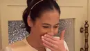 <p>"Setelah ngeprank mereka untuk datang ke acara launching project baru yang ternyata malah acara lamaranku, sekarang gantian diprank balik," tulisnya di Instagram. (Foto: Instagram/ pevpearce)</p>