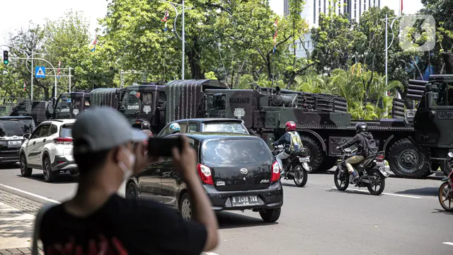 Jelang HUT TNI, Sederet Alutsista Diparkir di Kawasan Istana Merdeka