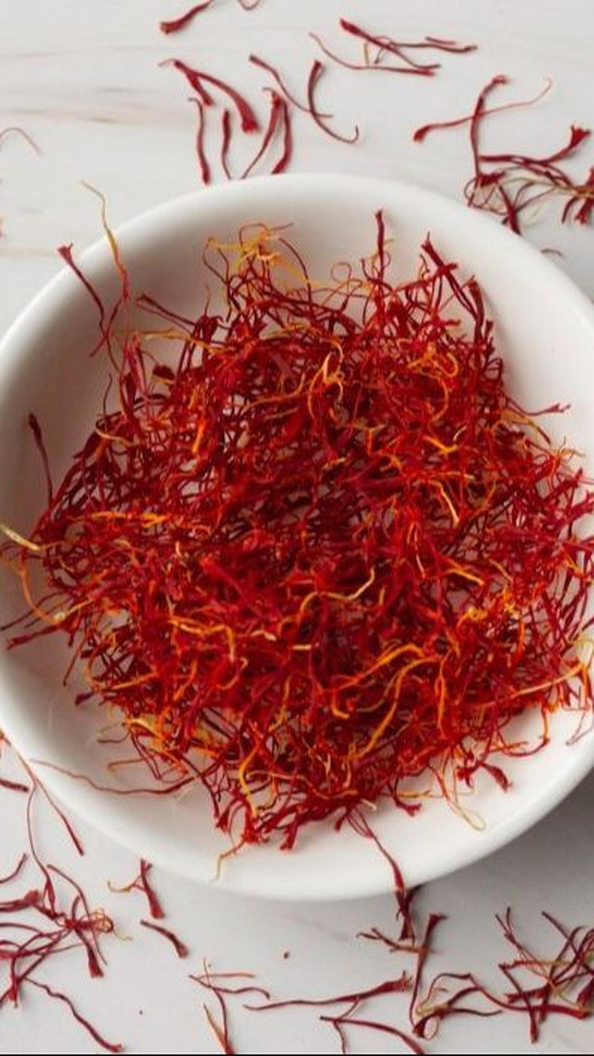 6. Saffron: Warna Emas untuk Kesehatan Mental