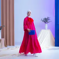 Inspirasi Look Lebaran Paling Trendi a la Tantri Namirah dari Koleksi H&amp;M Spring Statement 2022 (Foto: Fimela.com/Daniel Kampua) 