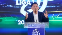 Direktur Utama PT Liga Indonesia Baru (LIB) Ferry Paulus, memberikan sambutan saat acara launching BRI Liga 1 2024/2025 di Auditorium Brilian Center, Jakarta Pusat, Selasa (6/8/2024). (Bola.com/M Iqbal Ichsan)