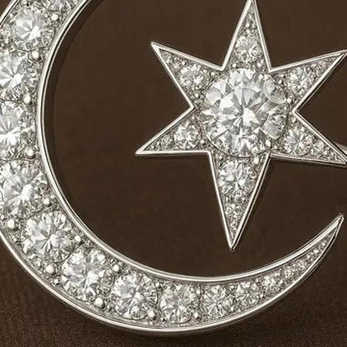 8 Desain Hijab Pin Islami dari Logam Mulia, Inovasi Modis dengan Sentuhan Nilai Spiritual