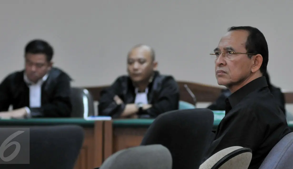 Suryadharma Ali (SDA) saat sidang lanjutan di Pengadilan Tipikor, Jakarta, Senin (14/9). JPU KPK menolak keberatan yang diajukan SDA pada eksepsi yang dibacakan pekan lalu terkait dugaan korupsi penyelenggaraan ibadah haji. (Liputan6.com/Andrian M Tunay)