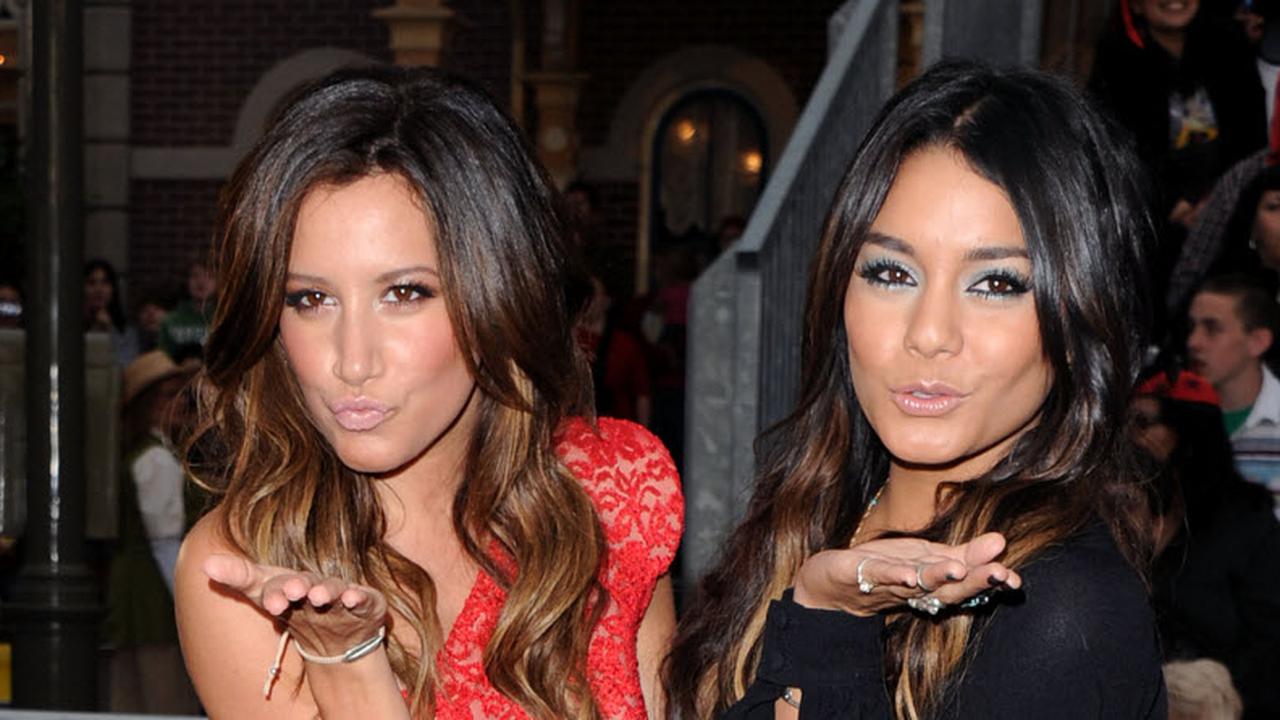 Vanessa Hudgens dan Ashley Tisdale