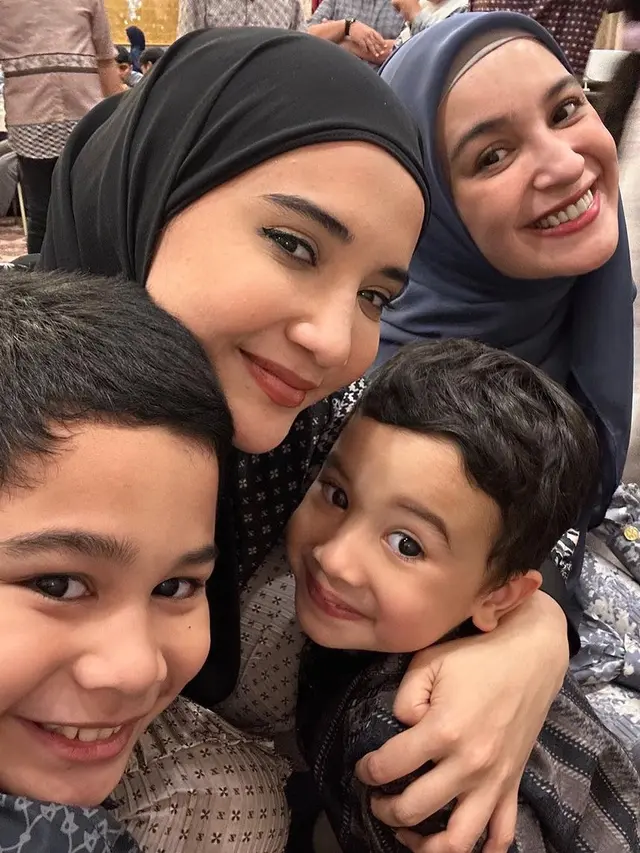 Zaskia dan Shireen (Instagram/zaskiasungkar15)