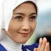 Desy Ratnasari adalah seorang penyanyi dengan lagu hits Tenda Biru yang kini menjabat sebagai anggota DPR.