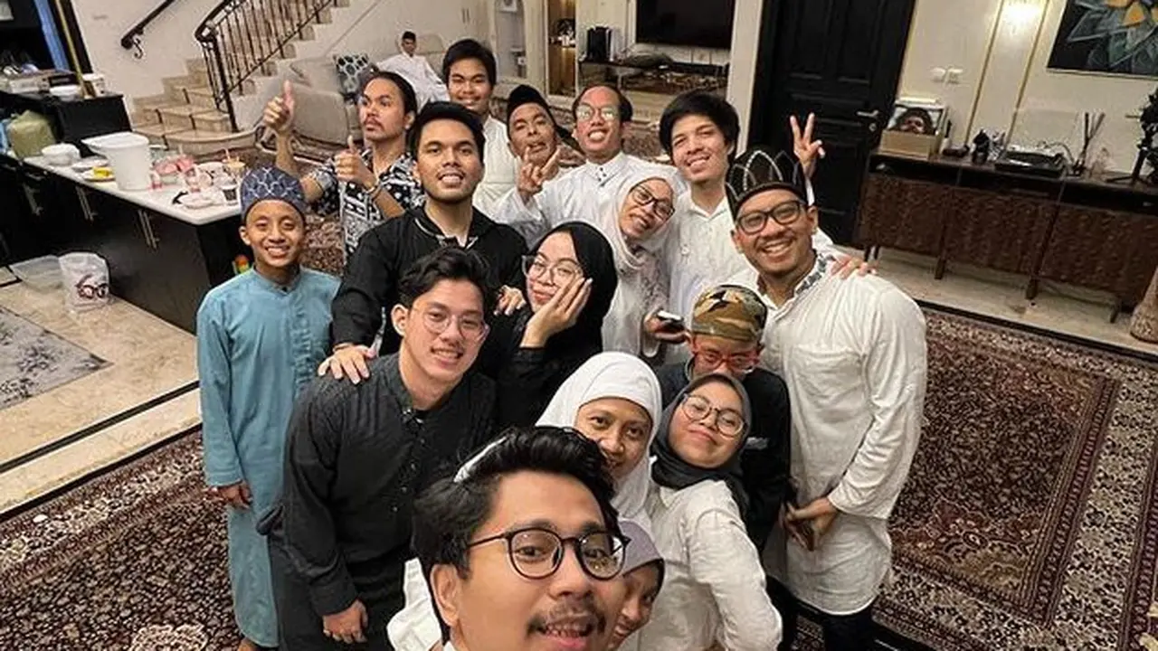 6 Potret Atta dan Thariq Buka Bareng Keluarga Besar, 4 Tahun Tak Bersama Gen Halilintar