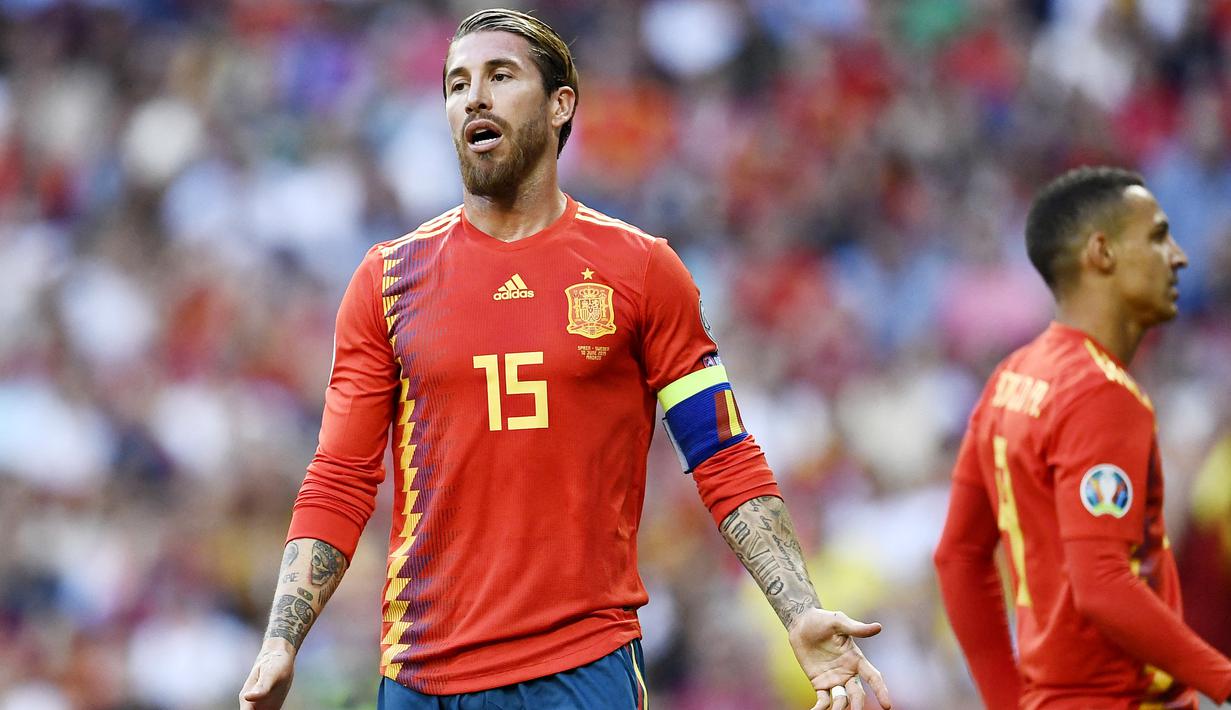 Sergio Ramos - Benteng kokoh Real Madrid ini tak masuk skuat Timnas Spanyol asuhan Luis Enrique. Ramos terpaksa dicoret dari timnas karena menjalani musim yang buruk lantaran sering dihantam badai cedera. (Oscar Del Pozzo)