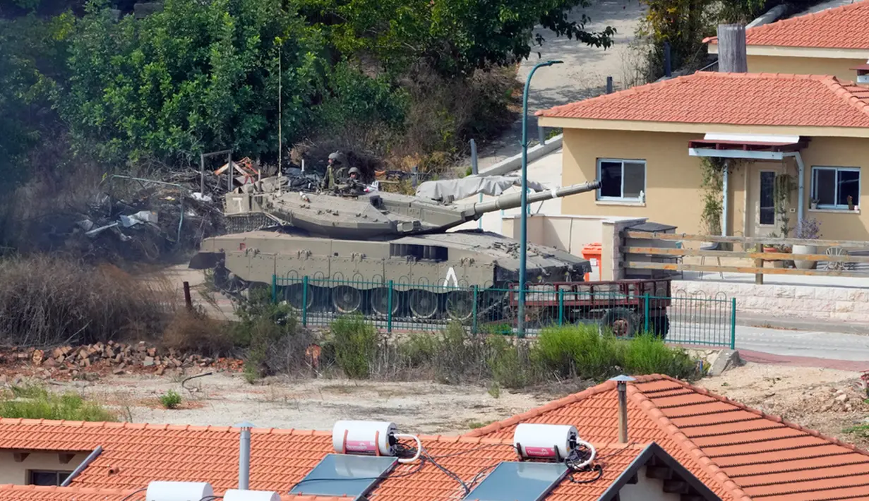 Wali Kota Desa Dhayra di perbatasan Lebanon mengatakan Israel menembaki daerah tersebut. (AP Photo/Hassan Ammar, File)