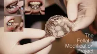 Seniman Ini Ciptakan Tiruan Mulut dan Gigi Khusus untuk Seks Oral