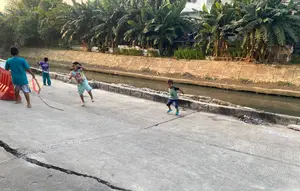 Waswas Melintas di Jalan Cinta Pulo Gadung