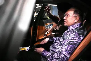 Momen Prabowo dan PM Malaysia Anwar Ibrahim Satu Mobil (Dok: Antara)