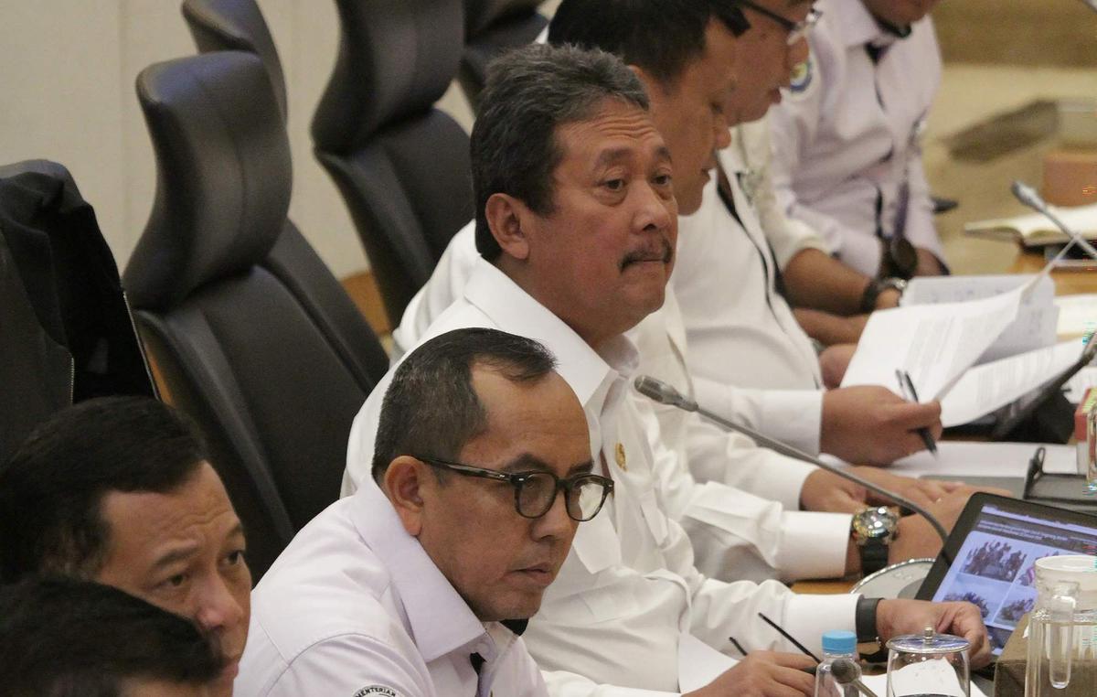 Rapat kerja Komisi IV DPR dengan Menteri KKP Sakti Wahyu Trenggono