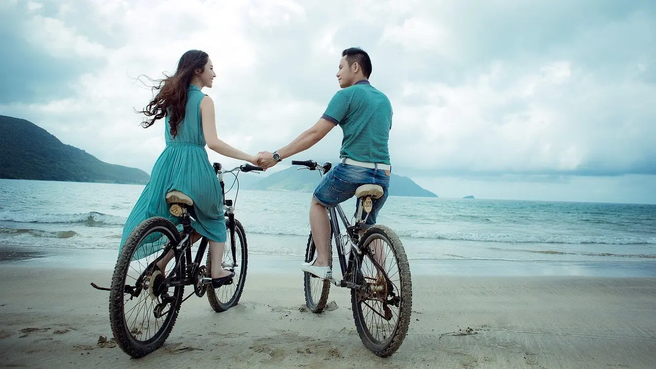 pasangan cinta