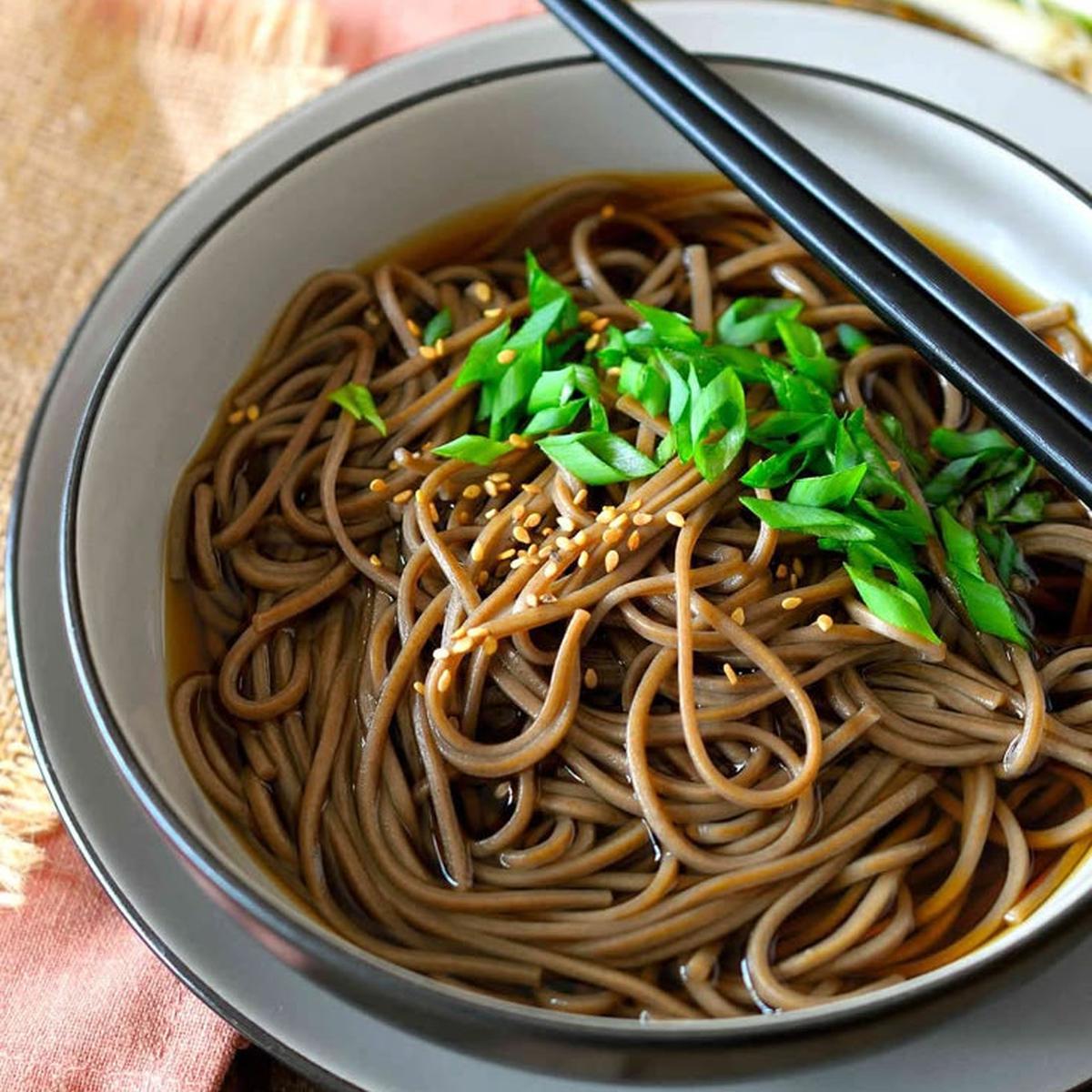 Ilustrasi Mie Soba (©Pinterest)