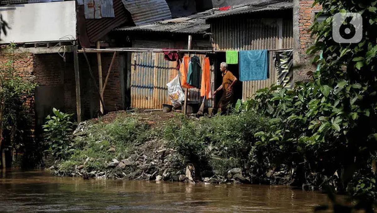 Kehidupan Warga Bantaran di Tengah Rencana Proyek Normalisasi Sungai Ciliwung