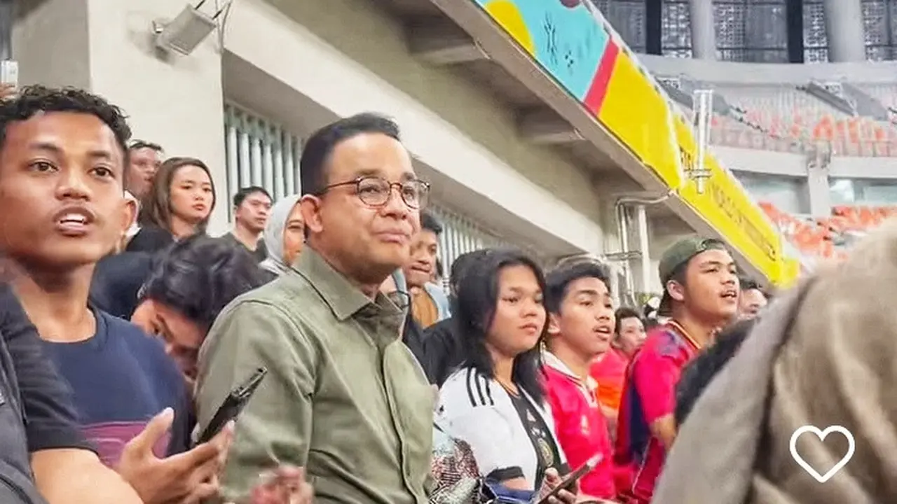 Anies Baswedan Nonton Pertandingan Piala Dunia U-17 di Stadion JIS