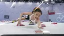 Atlet panjat tebing Korea Selatan Seo Chae-hyun saat kualifikasi kecepatan kompetisi panjat tebing putri Olimpiade Tokyo 2020 di Tokyo, Jepang, Rabu (4/8/2021). (AP Photo/Tsuyoshi Ueda/Pool Photo via AP)