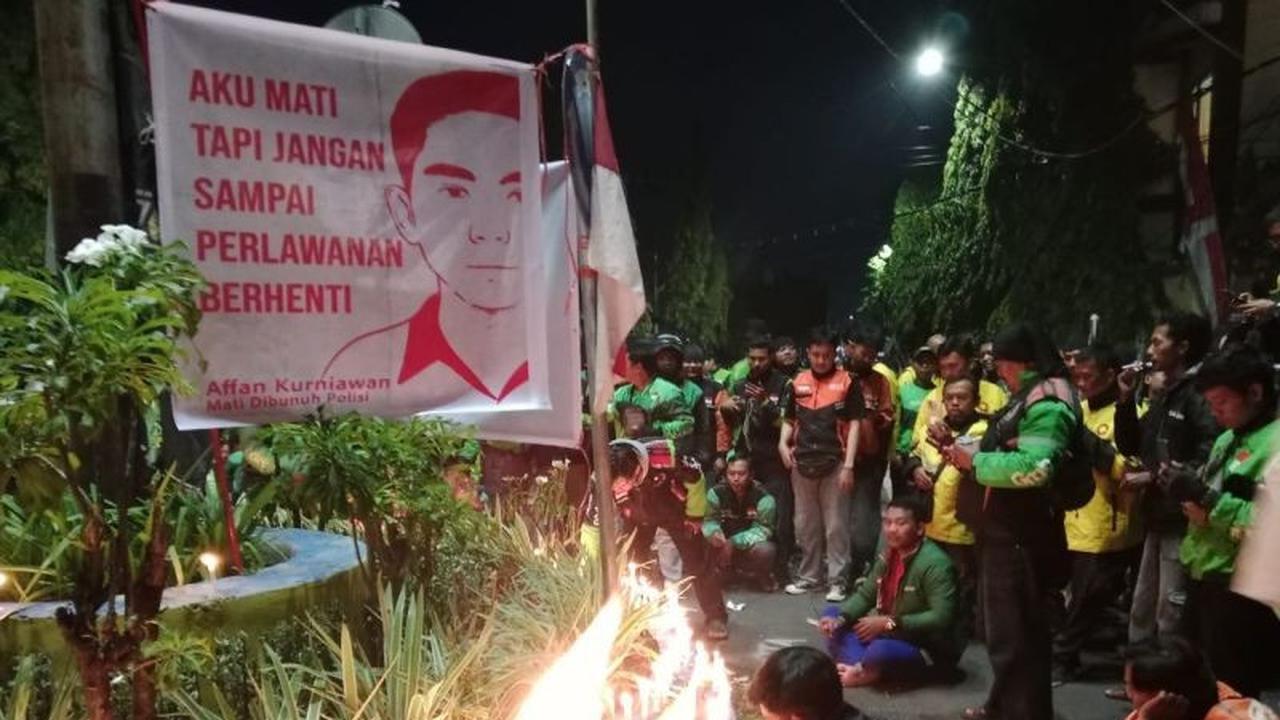 Ribuan Ojol Jember Gelar Aksi Solidaritas untuk Affan: 'Aku Mati Tapi Jangan Sampai Perlawanan Berhenti