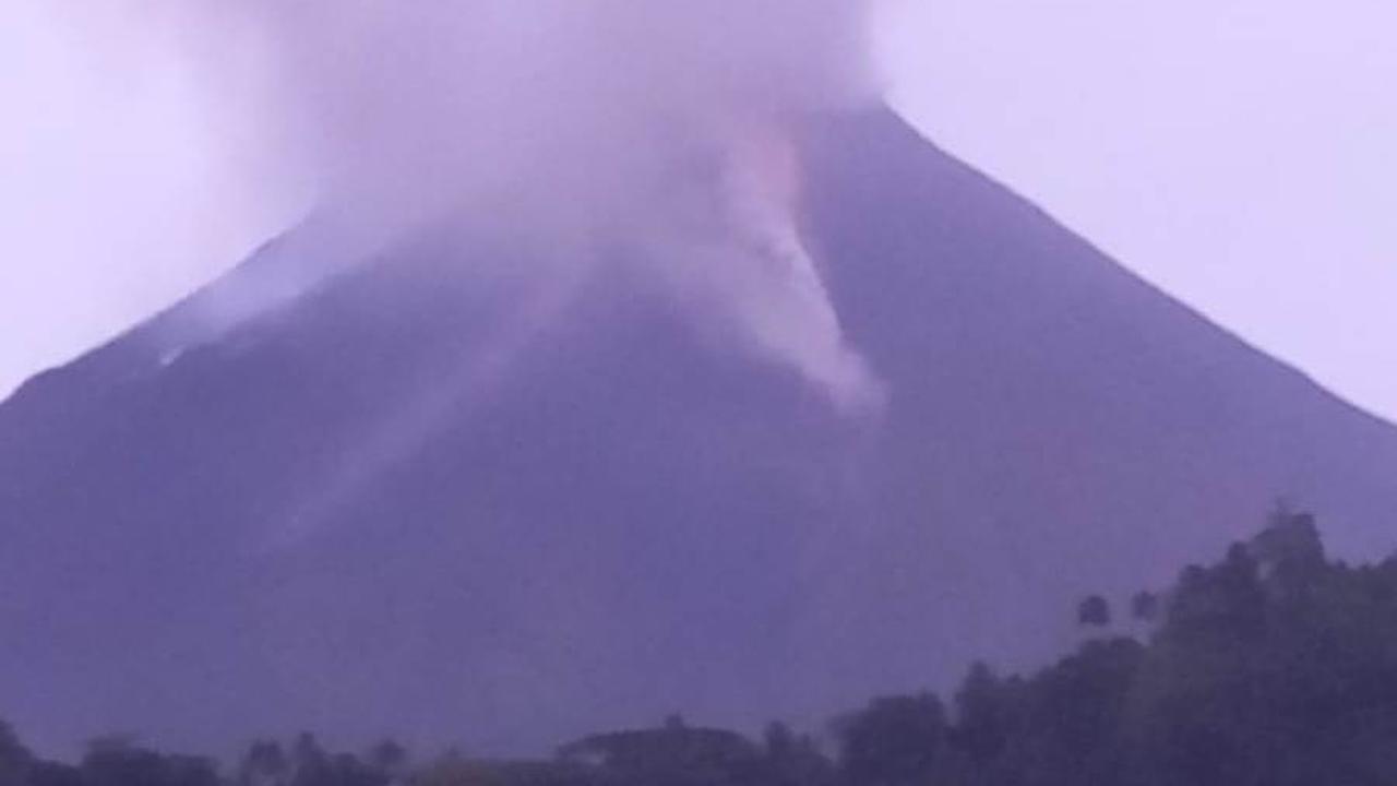Kondisi Gunung Karangetang yang menunjukan peningkatan aktivitas, Rabu (8/2/2023).