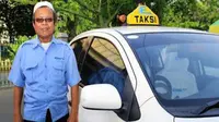 Sopir Taksi Jujur Kembalikan Uang 100 Juta Penumpang Ketinggalan