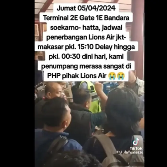 Viral Video Penumpang Lion Air Jakarta-Makassar Rusuh karena Diduga Delay 9 Jam Lebih