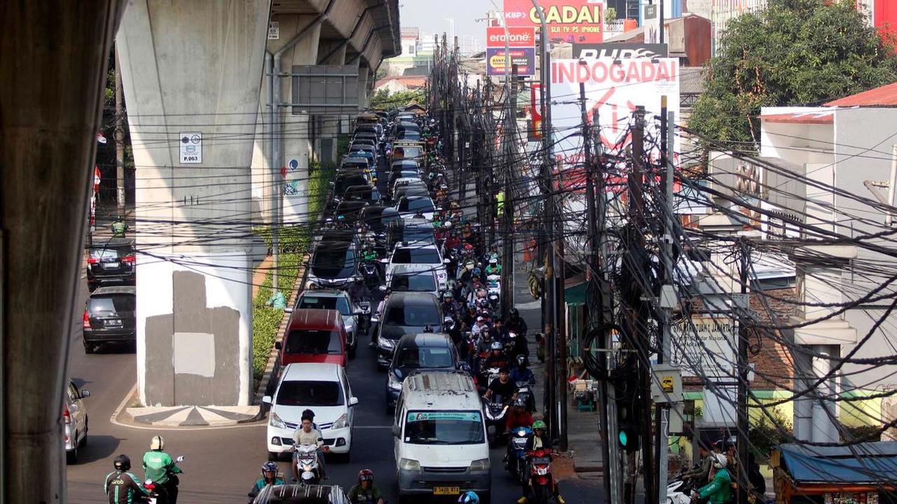 Kabel Semrawut Jakarta Memakan Korban