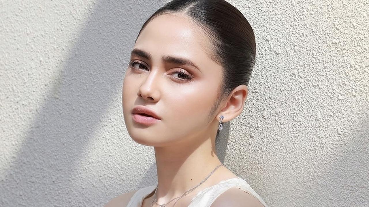 Menuju Hari Spesial Bersama El Rumi, Intip Rahasia Kulit Glowing Syifa Hadju dari Dalam